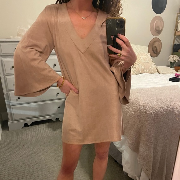 ADORABLE suede mini dress with *Bell Sleeves* - Picture 8 of 8